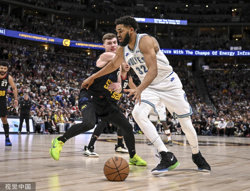 他在中距离 他在中距离