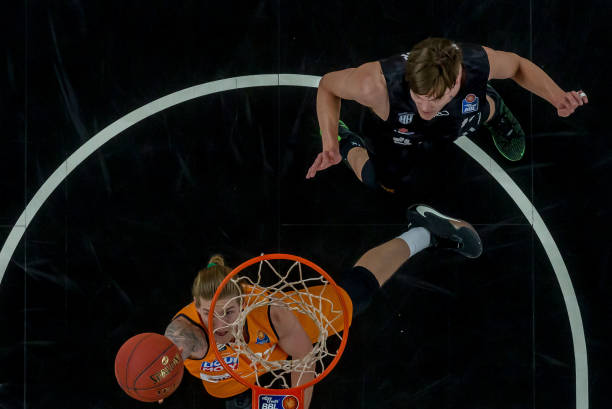 反击更果断 反击更果断