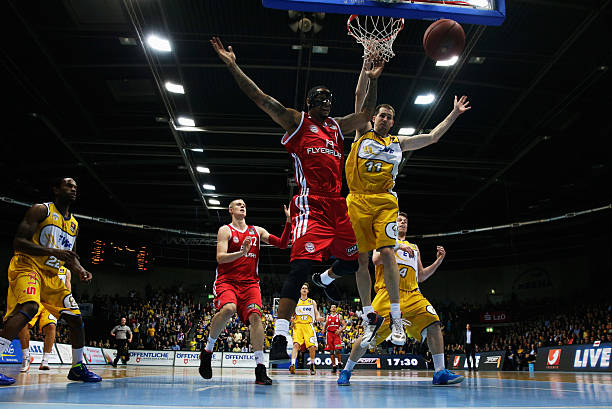 霍伊伦曾表 霍伊伦曾表